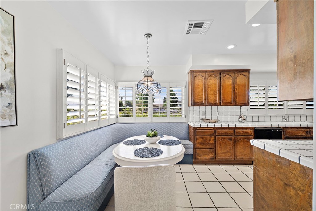 1001 Eadington