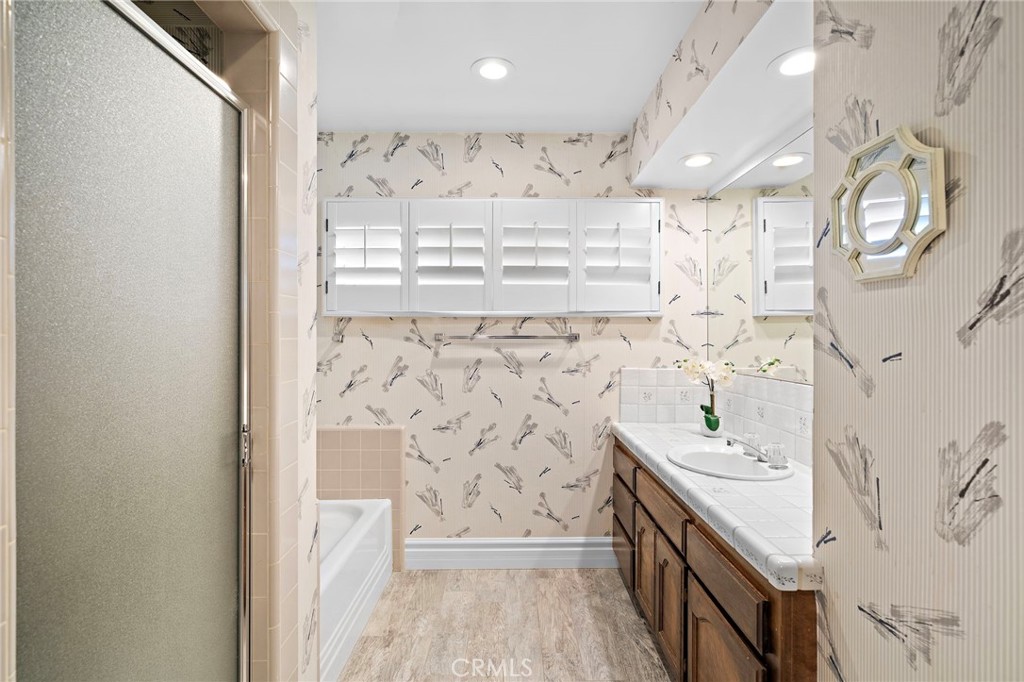 1001 Eadington