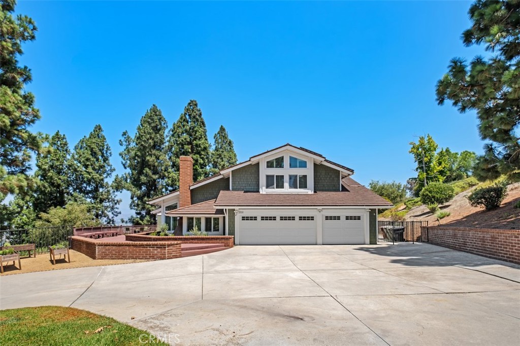 5780 E River Valley