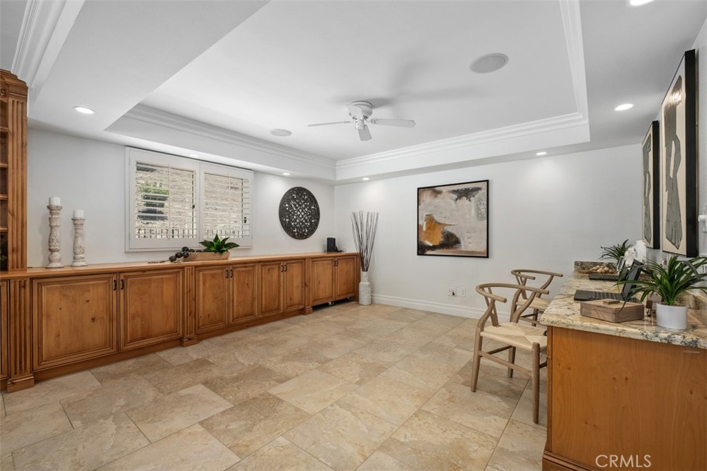 5780 E River Valley