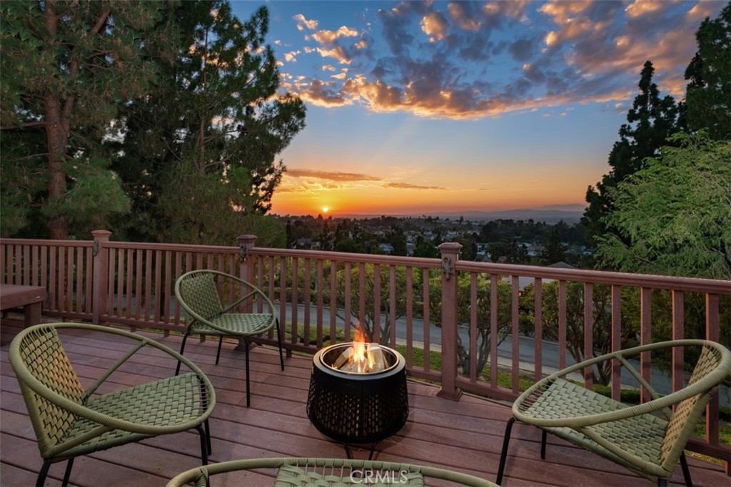 5780 E River Valley