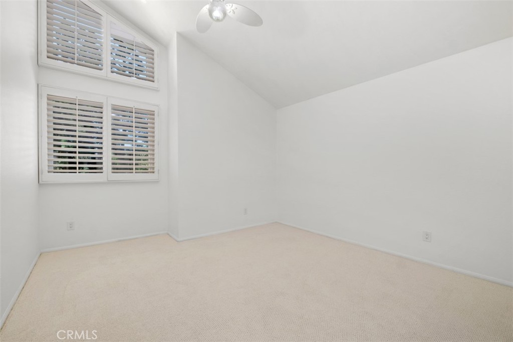 5780 E River Valley