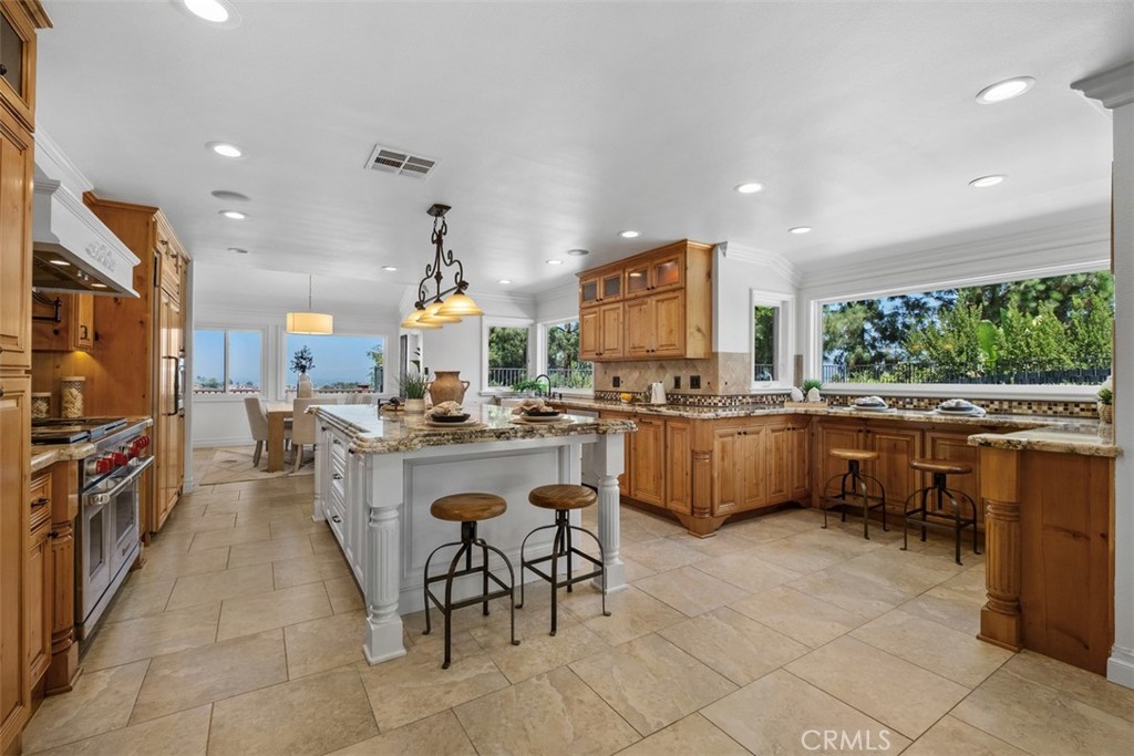 5780 E River Valley