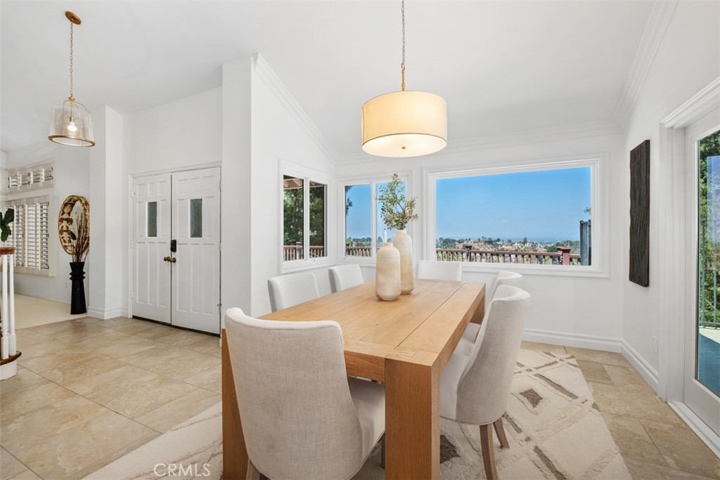 5780 E River Valley