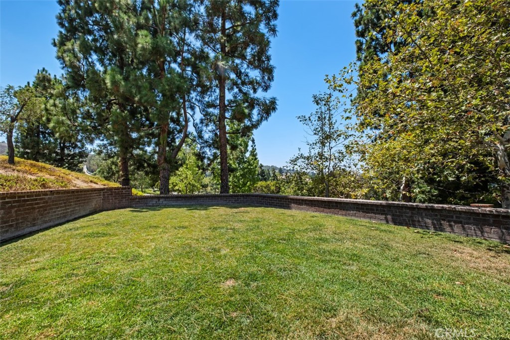 5780 E River Valley
