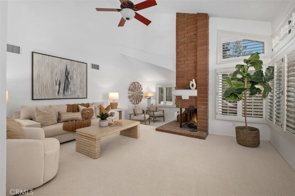 5780 E River Valley