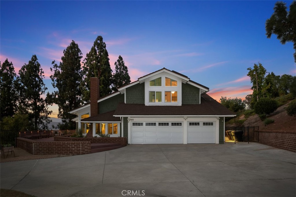 5780 E River Valley