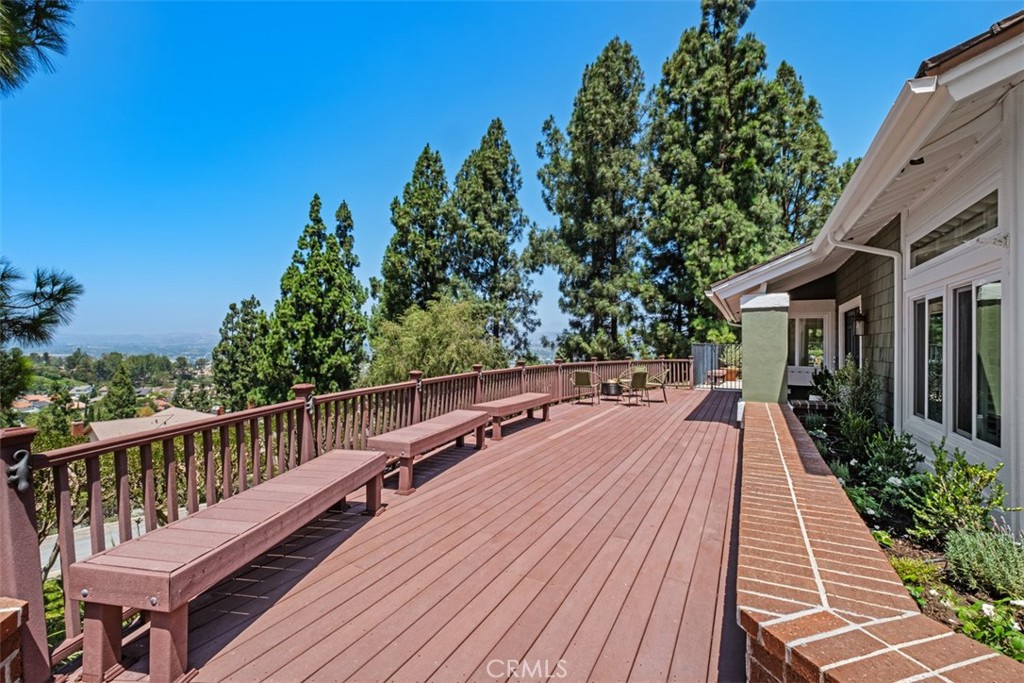 5780 E River Valley