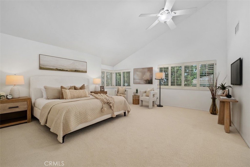 5780 E River Valley