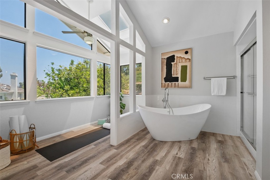 5780 E River Valley