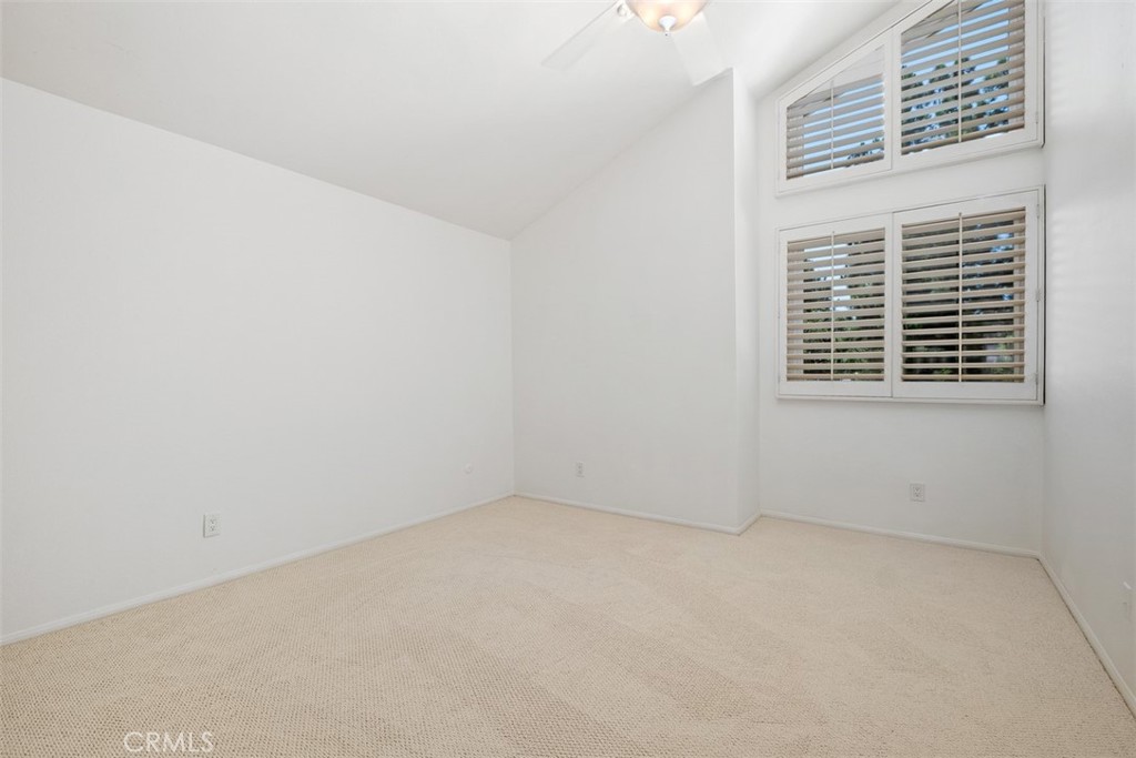 5780 E River Valley