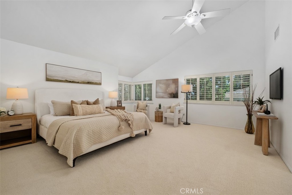 5780 E River Valley