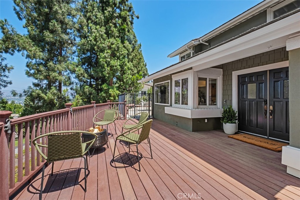 5780 E River Valley