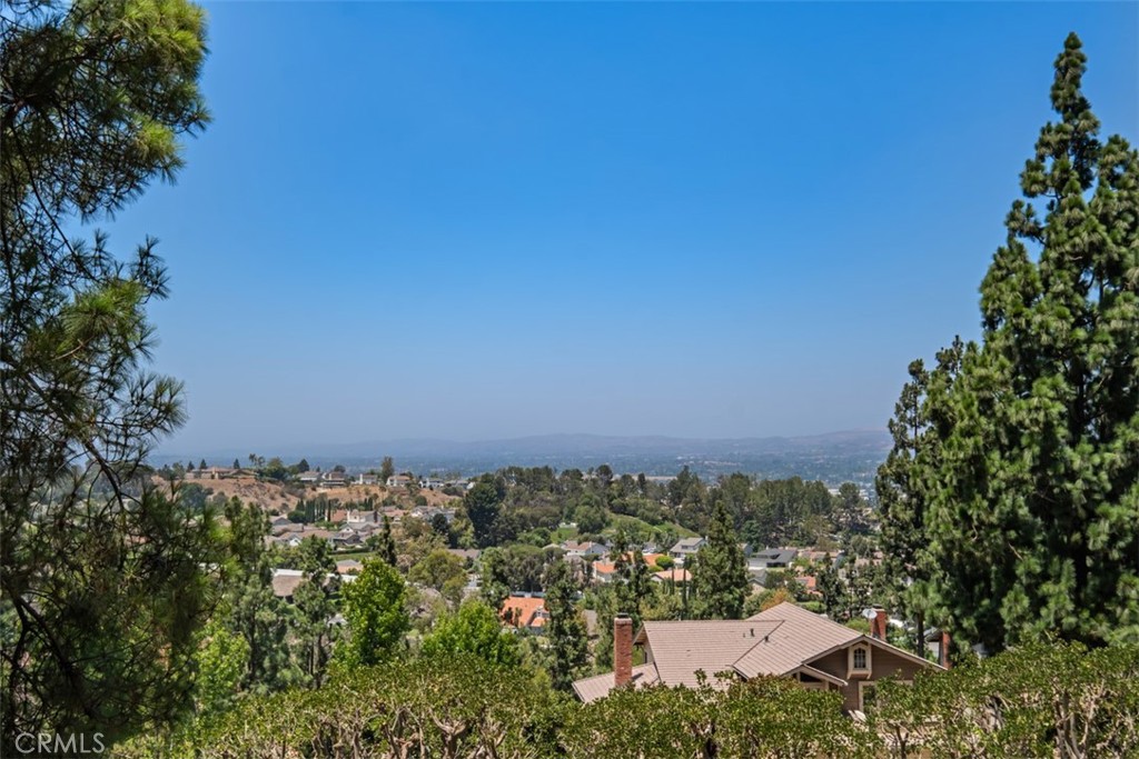5780 E River Valley