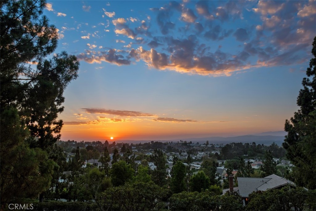 5780 E River Valley