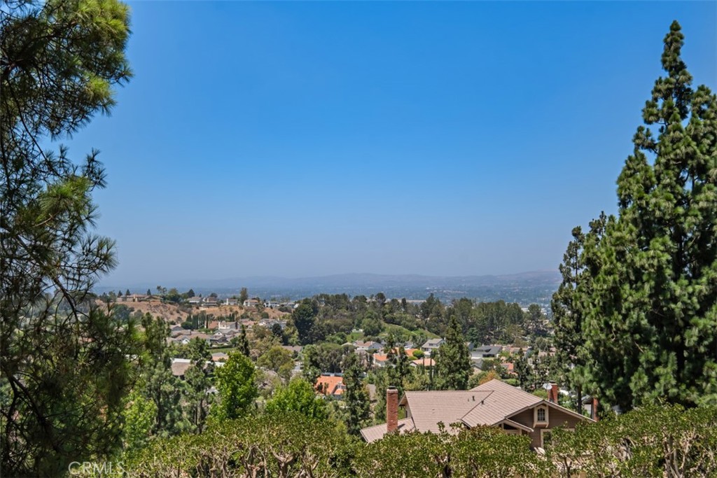 5780 E River Valley