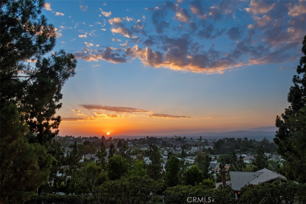 5780 E River Valley