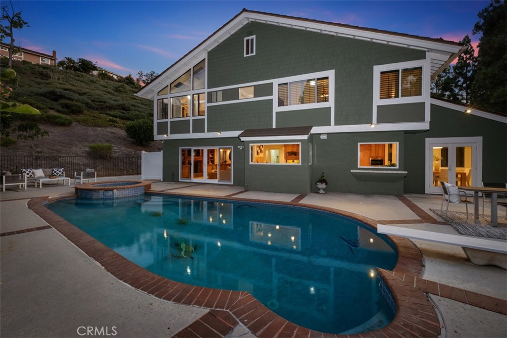 5780 E River Valley