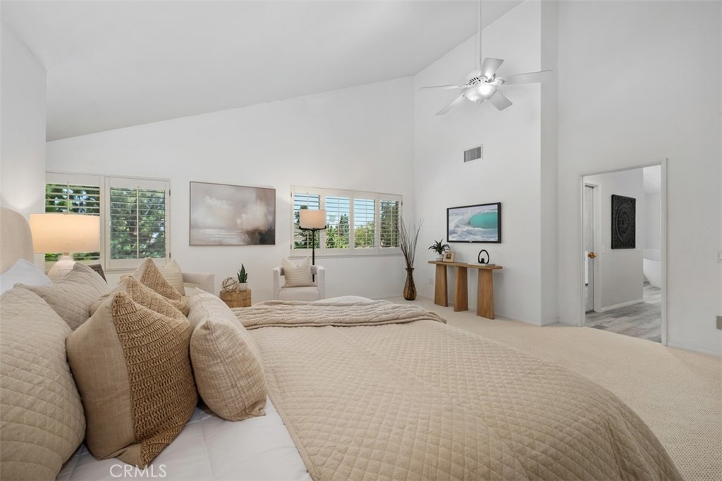 5780 E River Valley