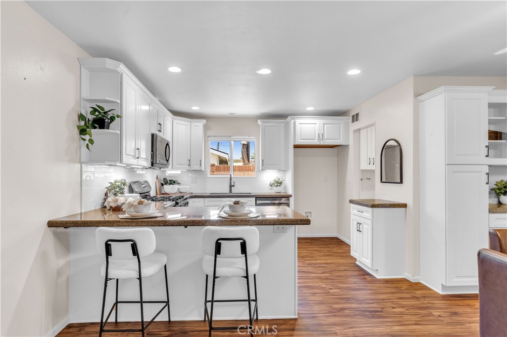 2832 E Virginia