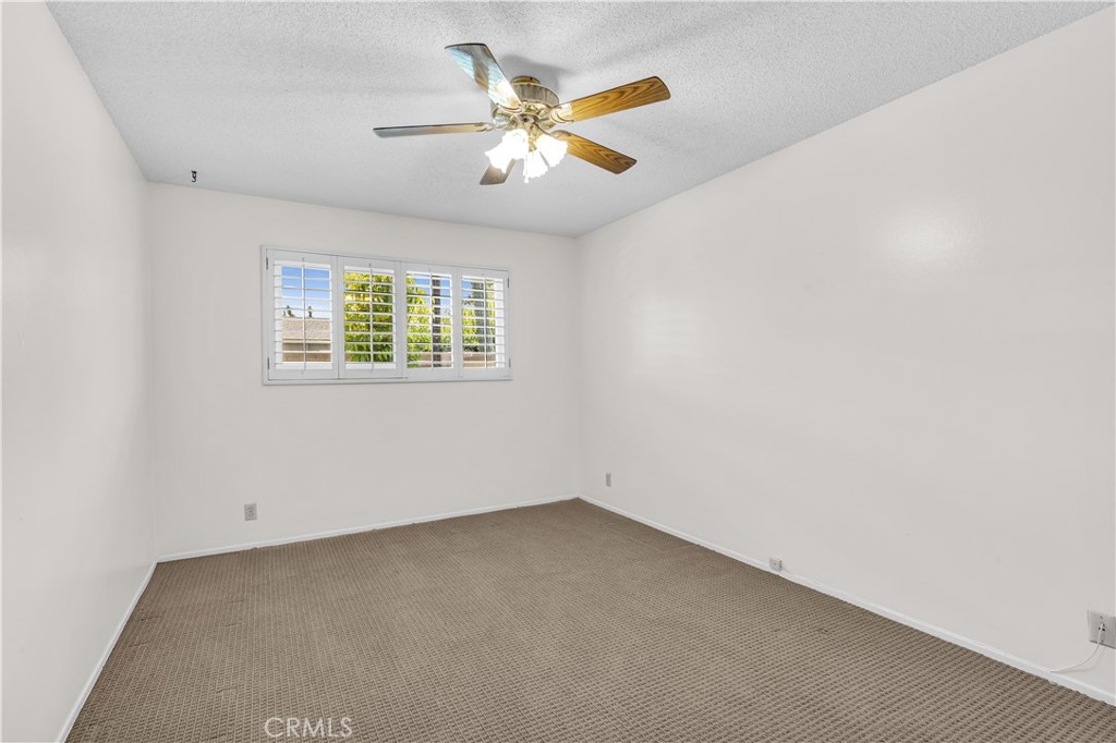 2832 E Virginia