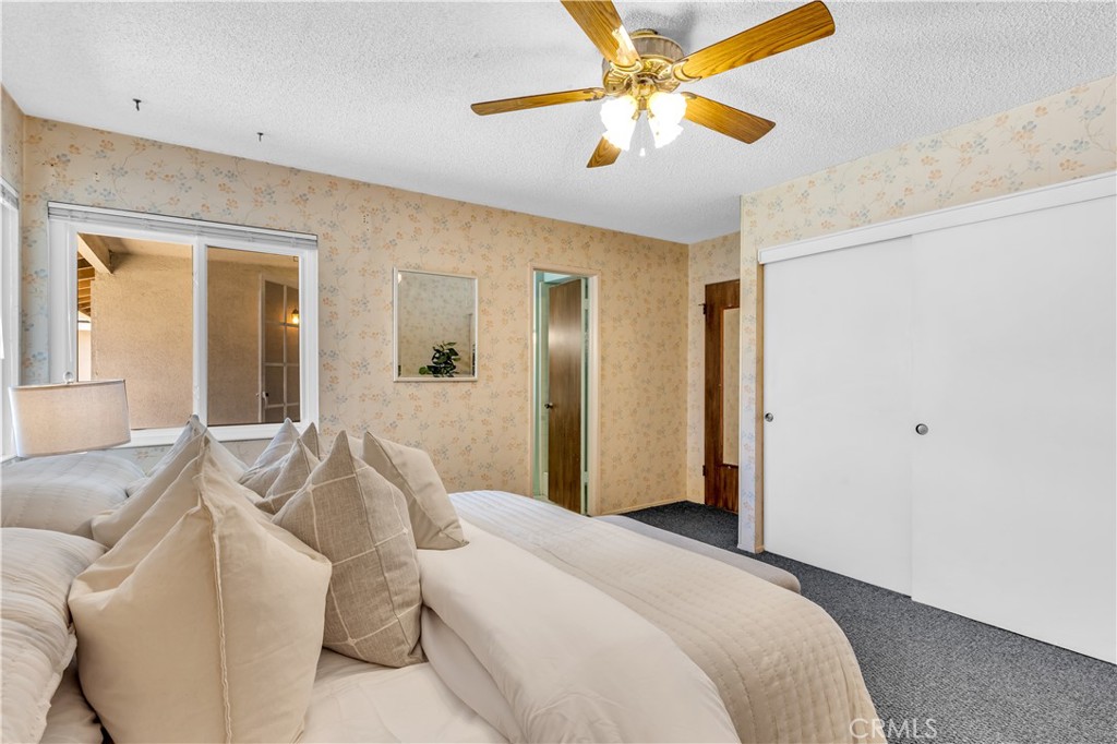 2832 E Virginia