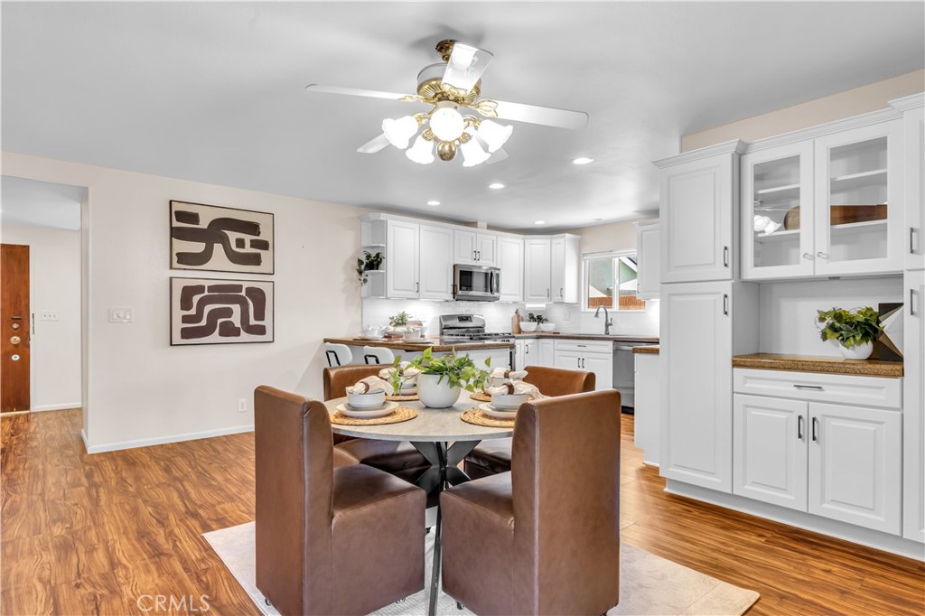 2832 E Virginia