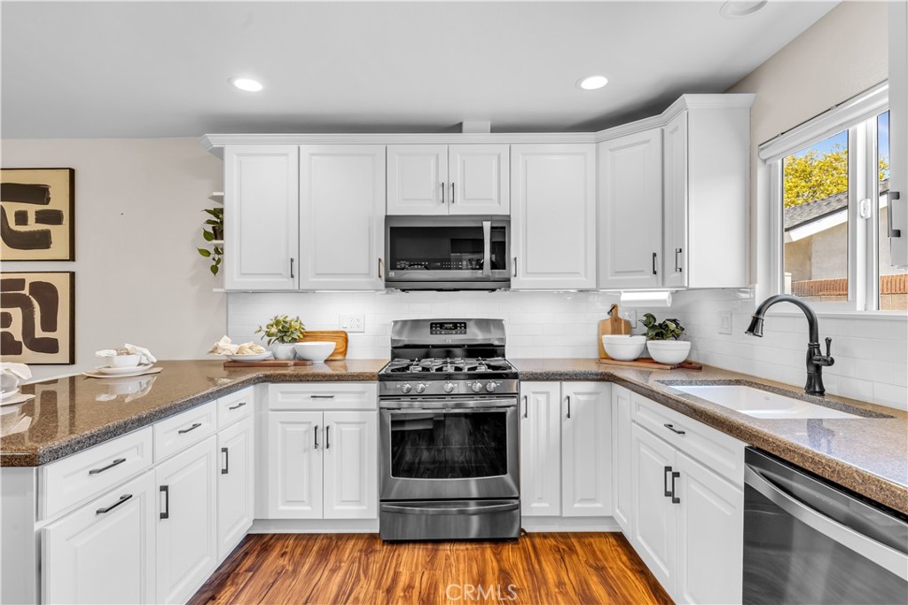 2832 E Virginia