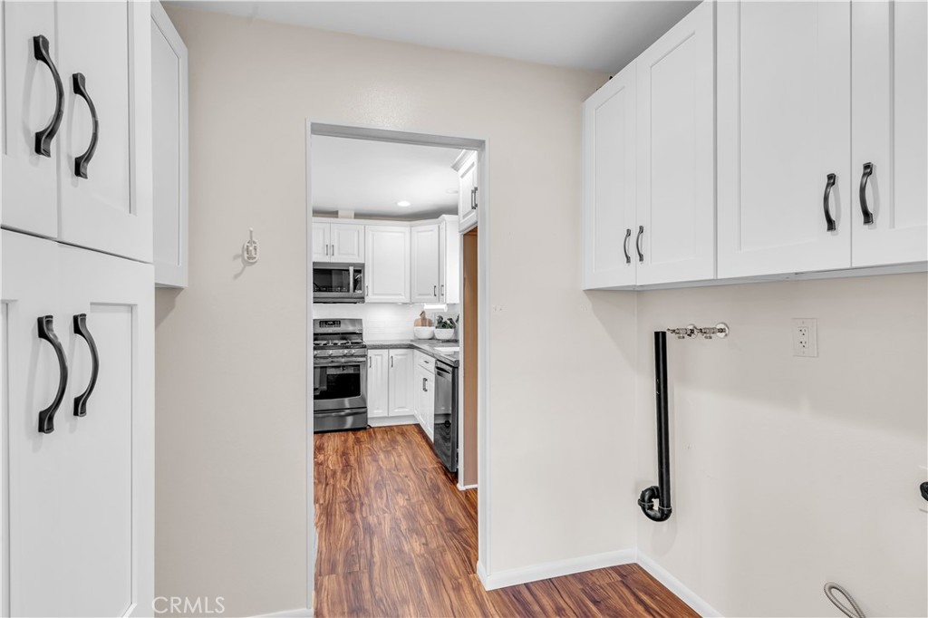 2832 E Virginia