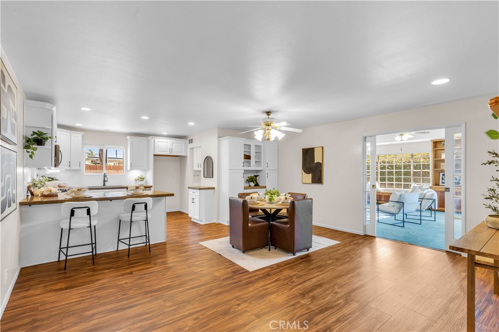 2832 E Virginia