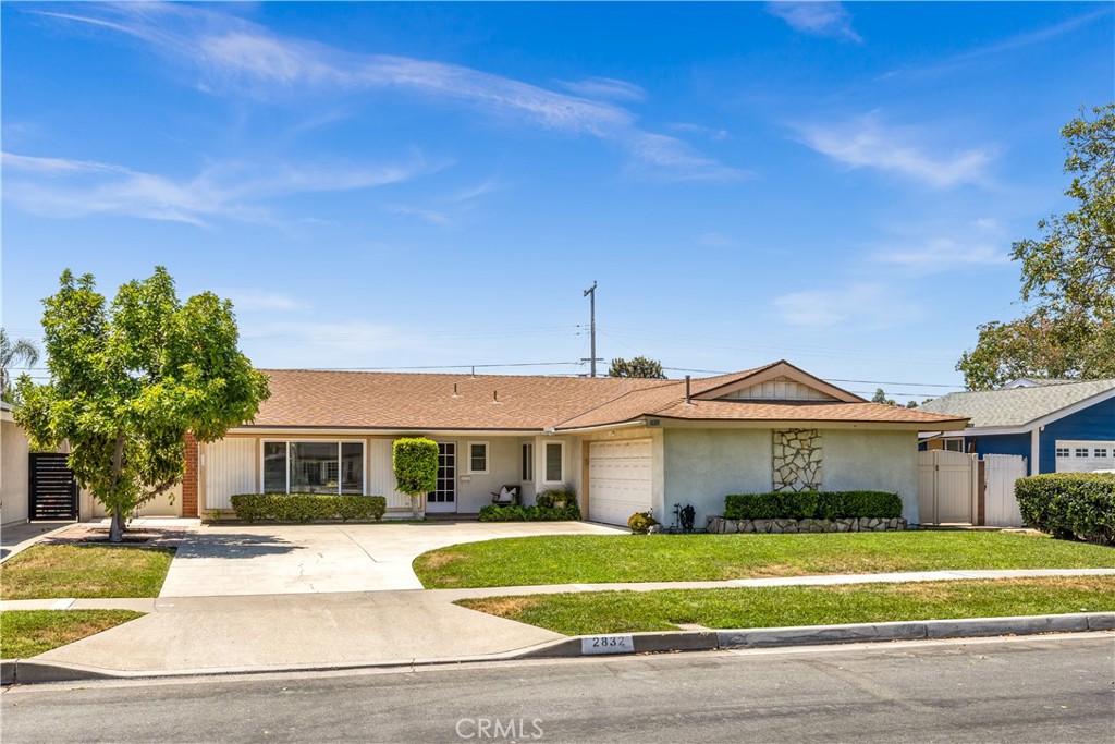 2832 E Virginia