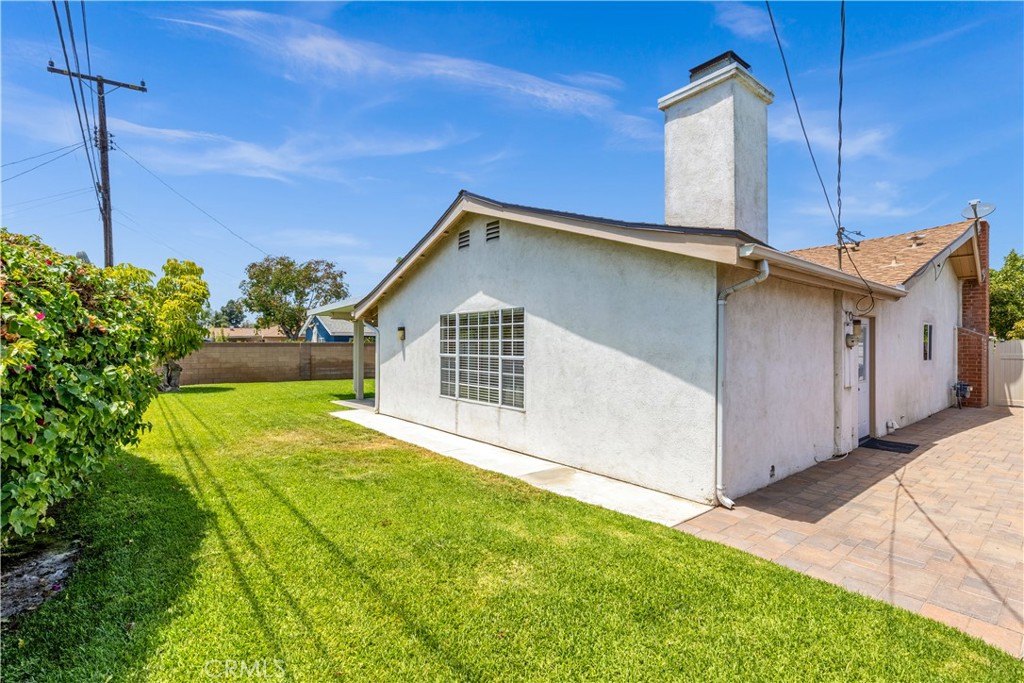 2832 E Virginia