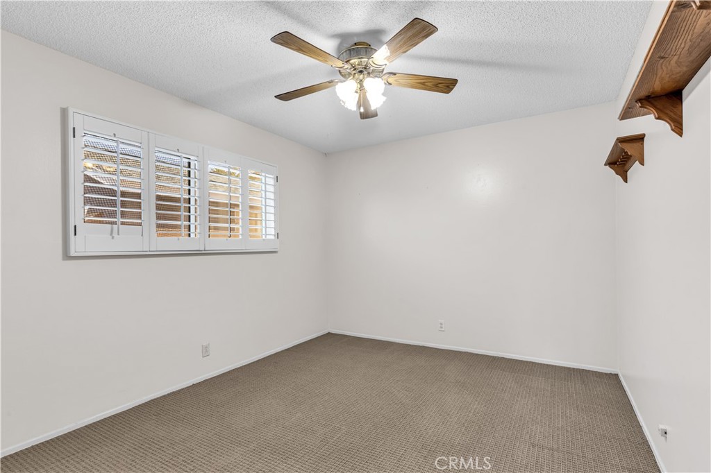 2832 E Virginia