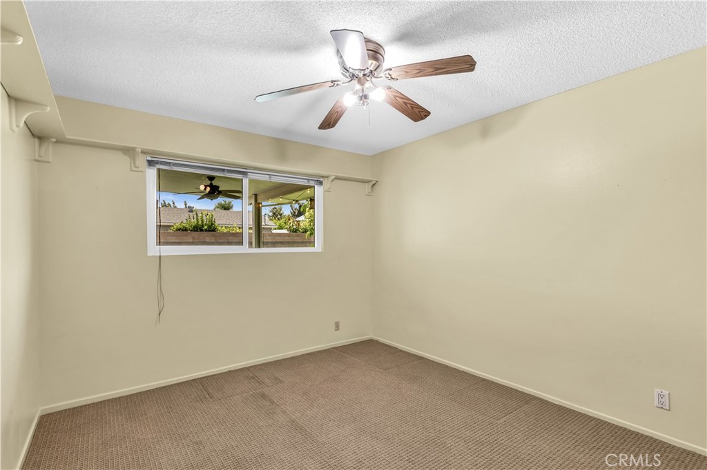 2832 E Virginia