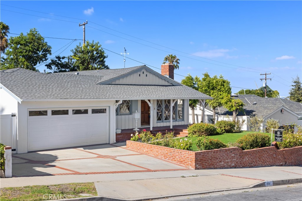 2051 W Elberon
