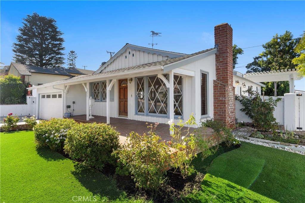 2051 W Elberon