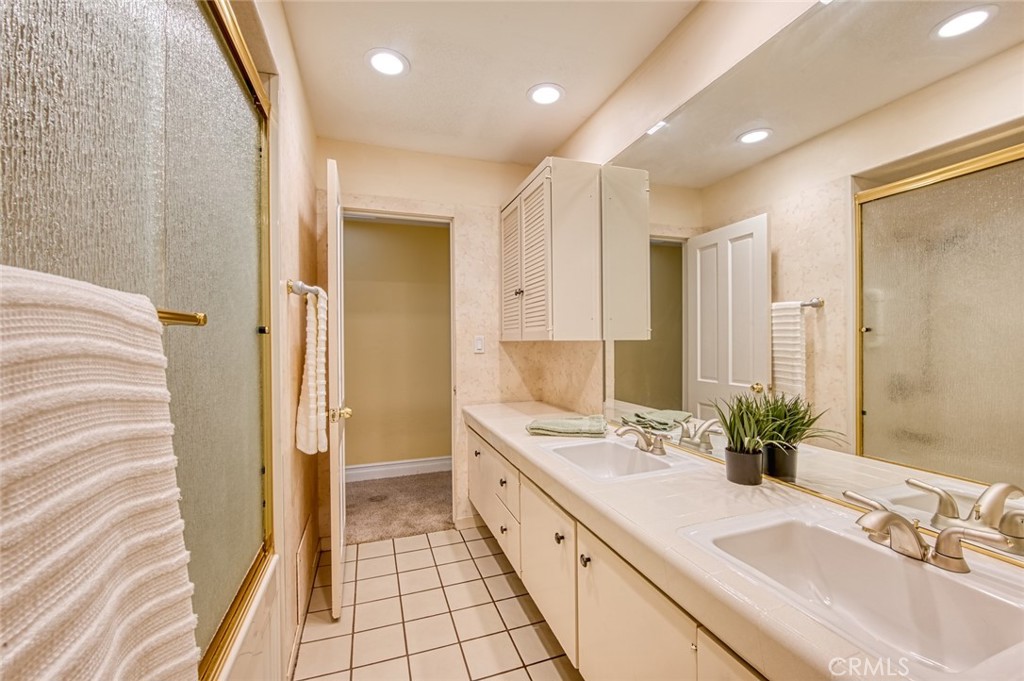 1192 Foothill Boulevard