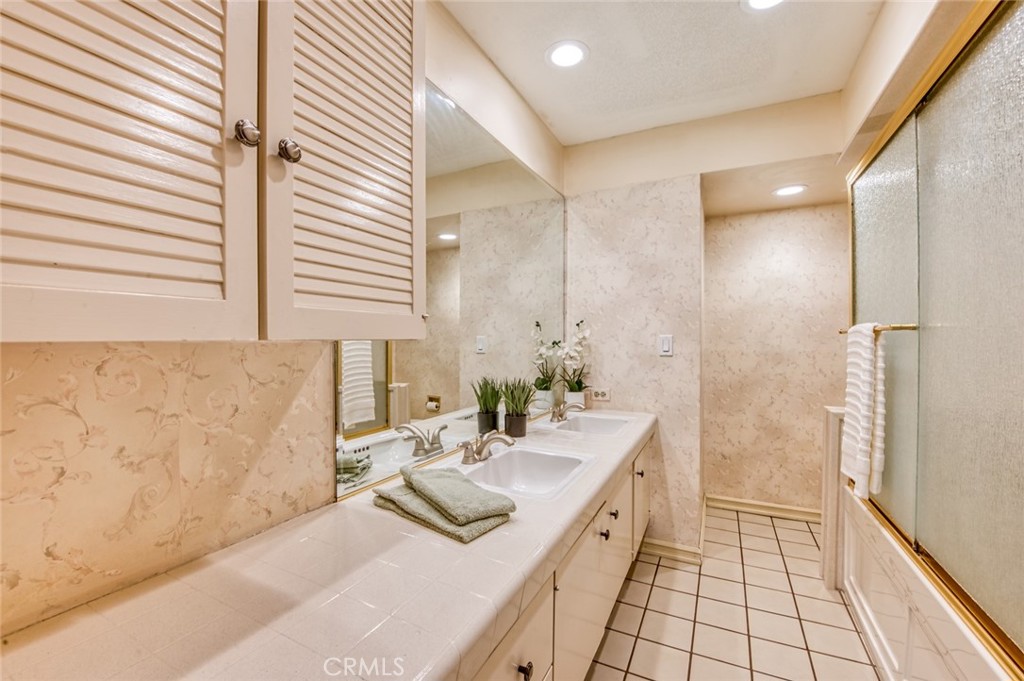 1192 Foothill Boulevard