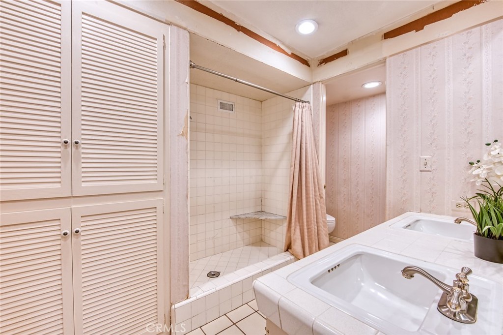 1192 Foothill Boulevard