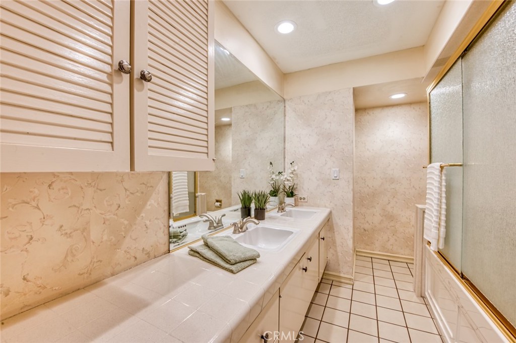 1192 Foothill Boulevard