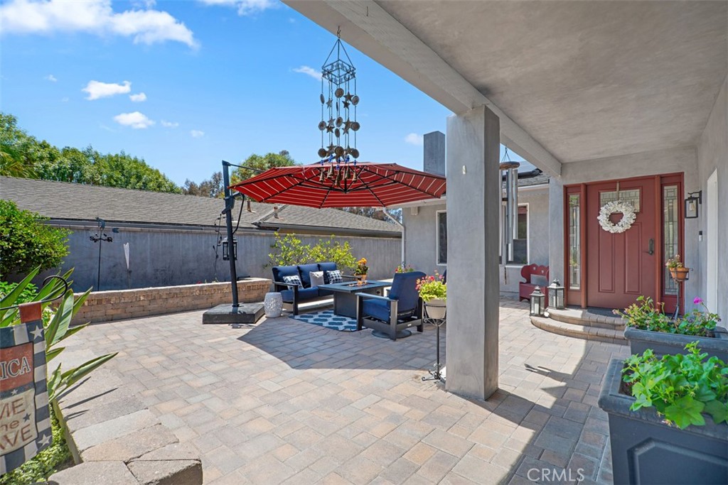 605 Avenida Vaquero