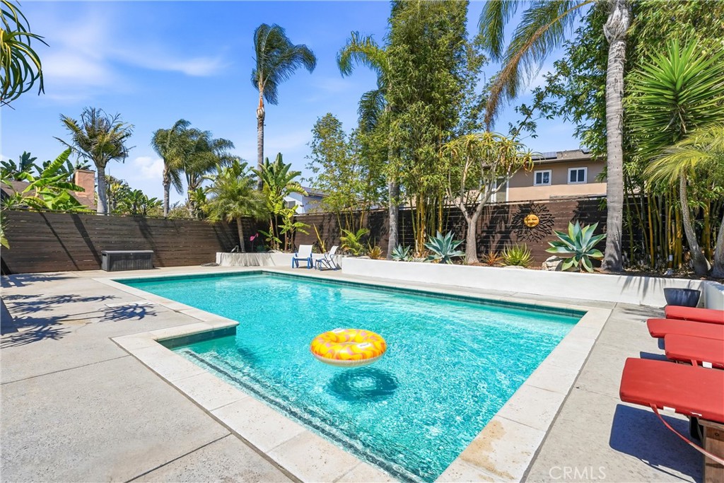 17982 Dellglen Circle