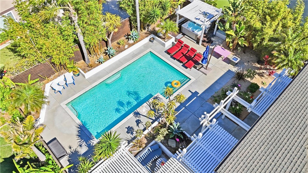 17982 Dellglen Circle