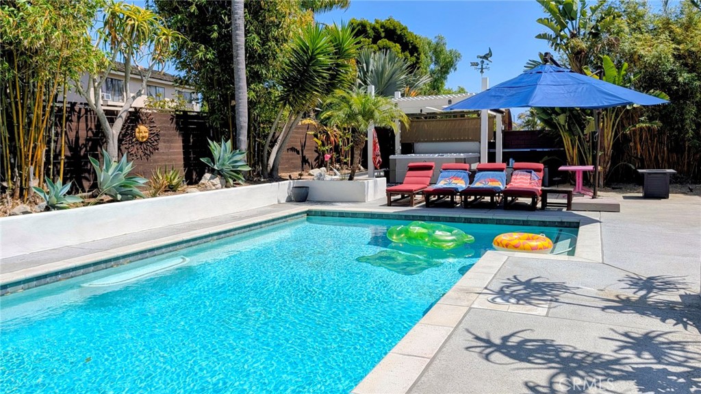17982 Dellglen Circle