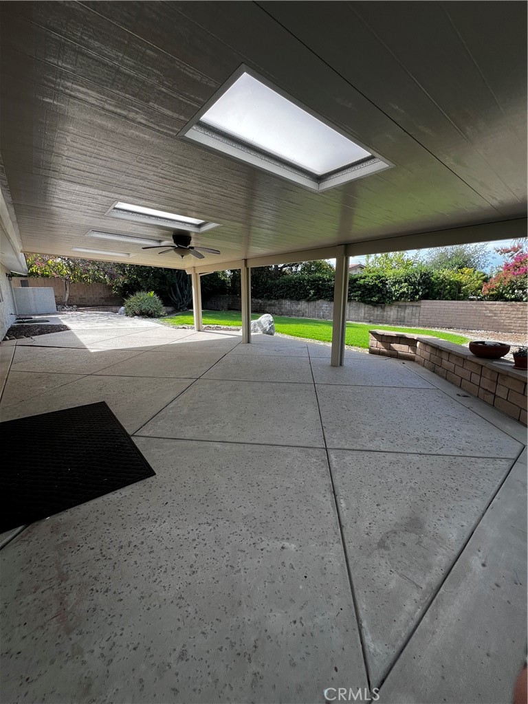 122 W Fairfield
