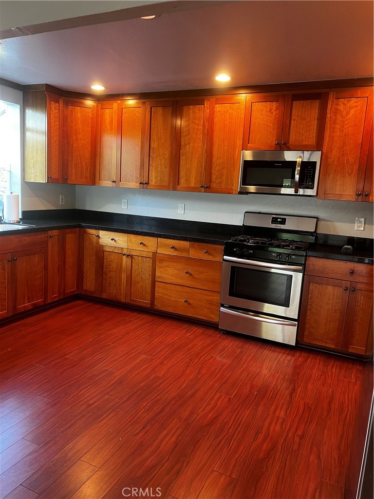 122 W Fairfield
