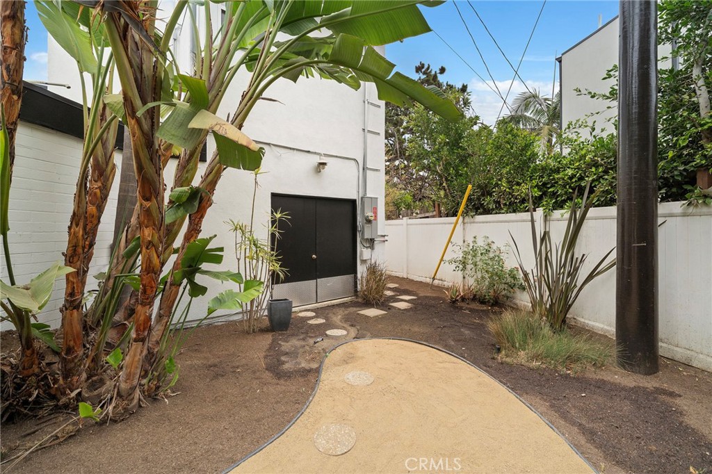 10540 W Olympic