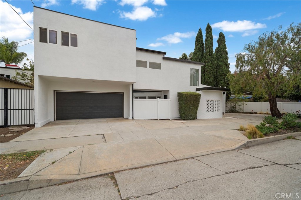10540 W Olympic