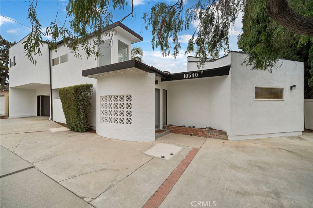10540 W Olympic