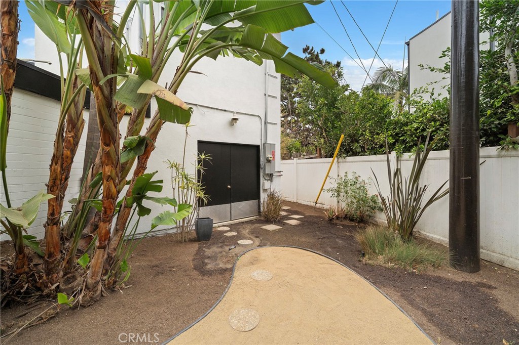 10540 W Olympic